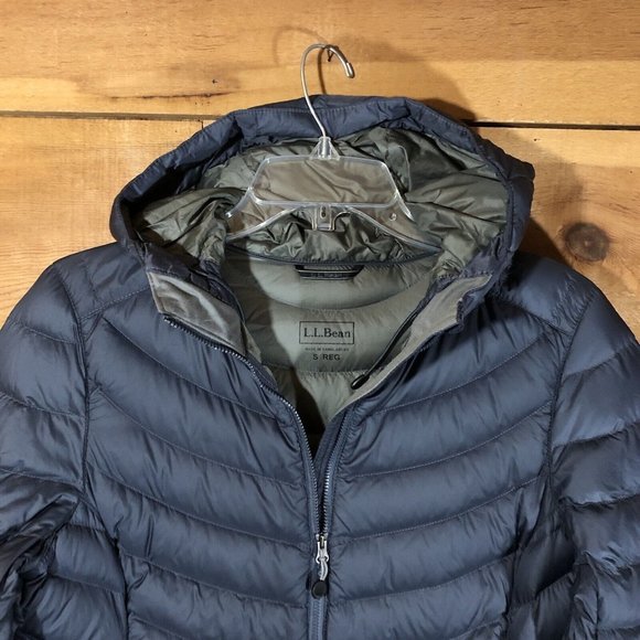 L.L. Bean Ultralight 850 Fill Downtek Quilted Puffer Hooded Jacket Womens Size S - Picture 2 of 12